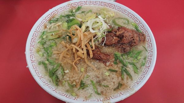 「パイカラーメン   600円」@ラーメンスタンド とん平食堂の写真