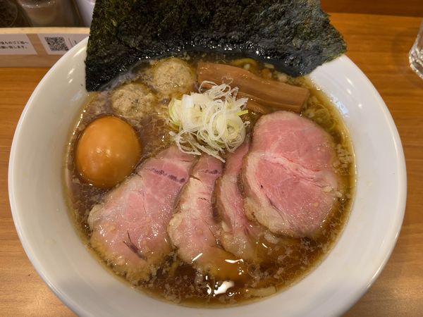 「全部のせ醤油らーめん1350円」@しののめヌードルの写真