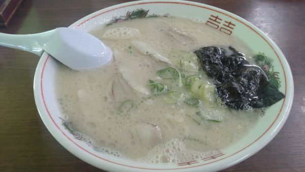 「ラーメン大盛￥850円＋ご飯￥150円」@来久軒の写真