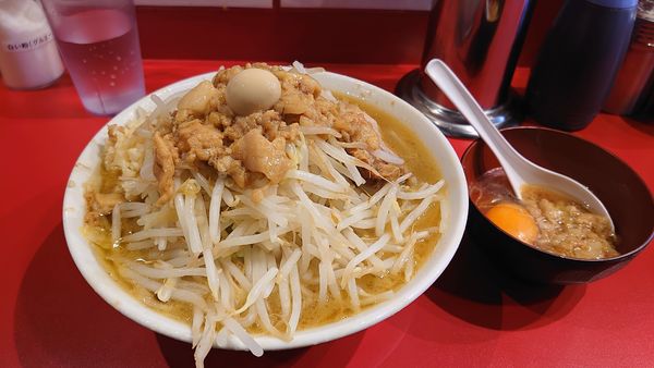 「ラーメン/豚追加/脂生卵」@麺屋HEROの写真