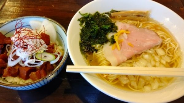 「煮干中華そば+ミニチャーシュー丼」@麺屋らんまるの写真