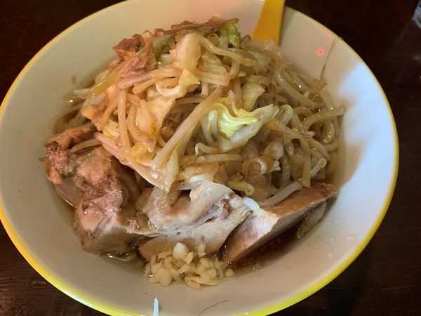 「ラーメン小」@ラーメン イエロー 新宿御苑前店の写真