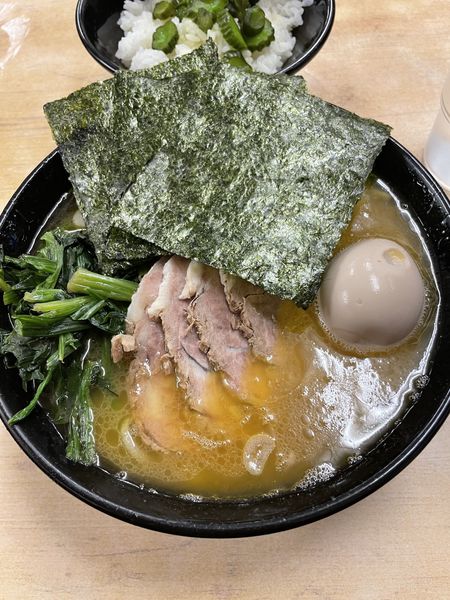 「半熟味玉チャーシュー麺（並）¥1,100」@らーめん武蔵家 千葉本店の写真