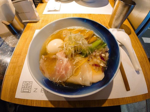 「白醤油中華そば 極」@ZEN LABORATORYの写真