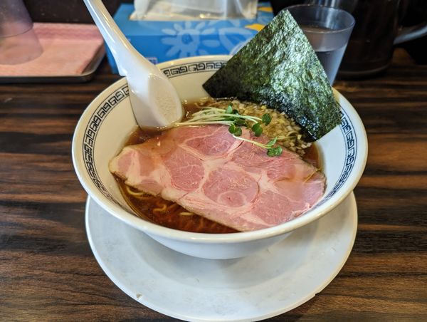 「醤油ラーメン(細麺)」@稲荷屋の写真