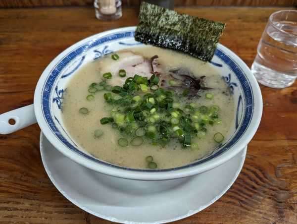 「らーめん　(おにぎりセット)」@博多らあめん うりんぼの写真