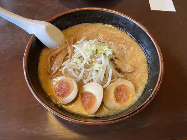 「味玉味噌ラーメン(880円)」@赤みそ家の写真