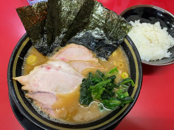 「ようやく頂けたチャーシューメン990円+ライス（小）80」@家系ラーメン 王道 いしいの写真