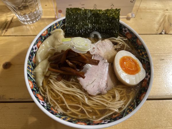 「奈つやの中華そば 850円＋サービス雲呑1個.半あじたま」@奈つやの中華そばの写真