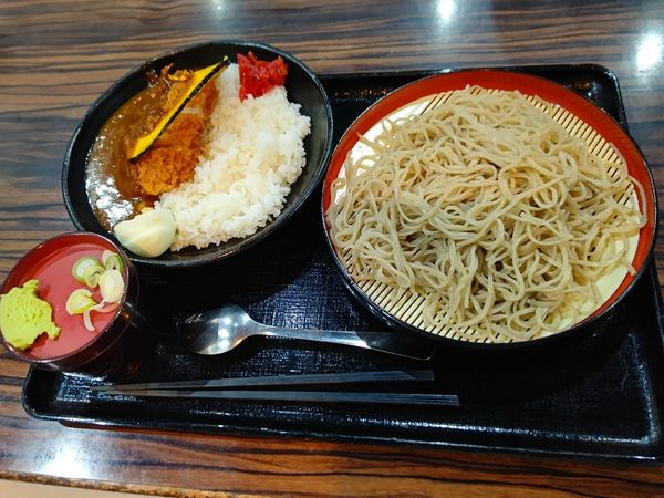 「カツカレーもりそばセット950円」@そば三昧 高崎店の写真