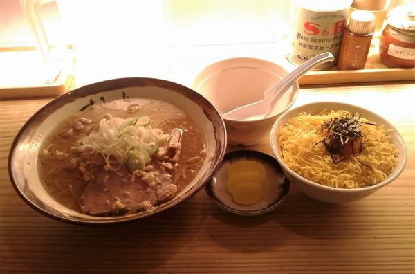 「味噌ラーメン+すみれご飯セット(1280円)」@すみれ 札幌中の島本店の写真
