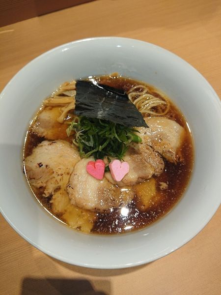 「【限定】金華豚 炙りチャーシューメン + ビール」@らぁ麺 恋泥棒の写真