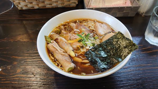 「味玉醤油中華そば　大盛り　＋肉巻きアスパラ追加」@中華そば こむぎの写真