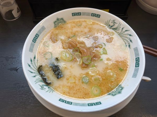 「とんこつラーメン　420円」@日高屋 与野駅東口店の写真