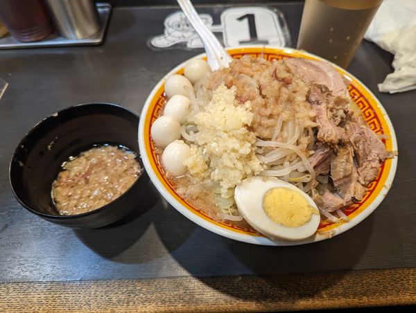「ラーメン 豚2枚半玉子」@えどもんどの写真