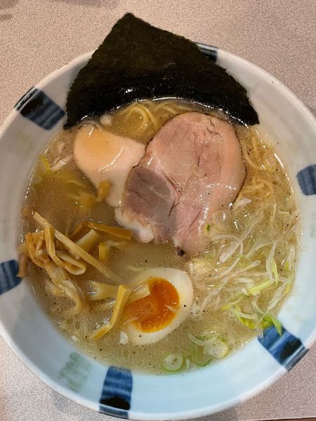 「開花屋らぁめん 塩味 ストレートの細麺」@開花屋 楽麺荘 いわき総本店の写真