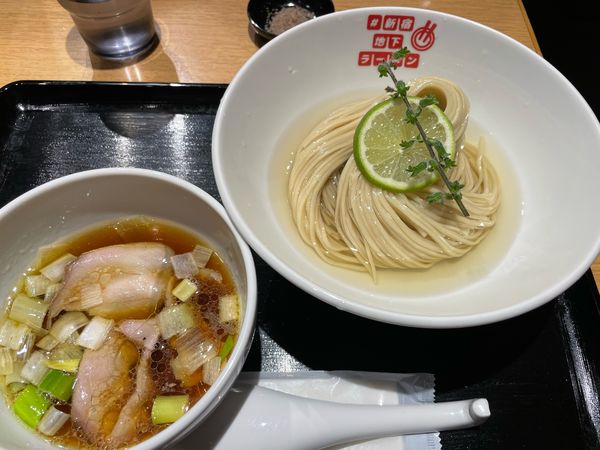 「【YOKOKURA STOREHOUSE】昆布水つけめん 醤油」@#新宿地下ラーメンの写真