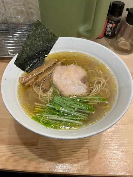 「白醤油らーめん」@麺や ラチエン通りの写真