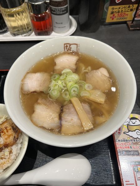 「ラーメンと小チャーシュー丼」@喜多方ラーメン 坂内 内幸町ガード下店の写真