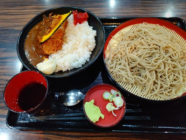 「カツカレーもりそばセット950円」@そば三昧 高崎店の写真