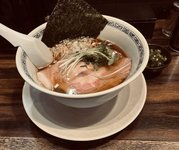 「醤油（細・固め￥800）＋青唐（￥100）」@稲荷屋の写真