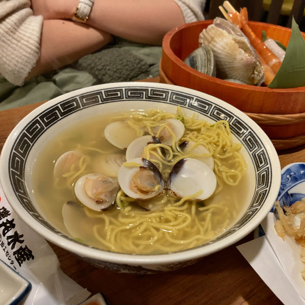 「はまぐりラーメン￥879」@磯丸水産 藤沢南口本通り店の写真