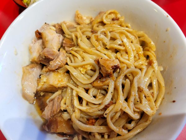 「油そば(ニンニク、FG、ラー油)+ネギ+豚」@麺屋HEROの写真