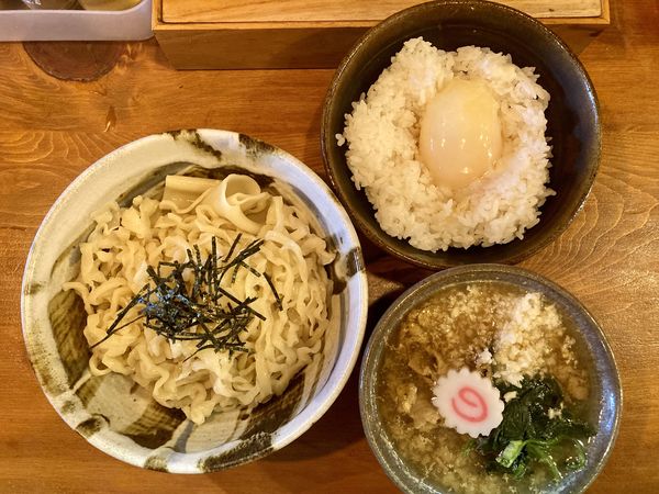 「ニンニクニクツケメン+ライス+温玉」@口樂の写真