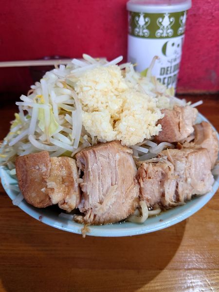 「チャーシュー麺　野菜マシ  ニンニク」@ラーメン髭の写真