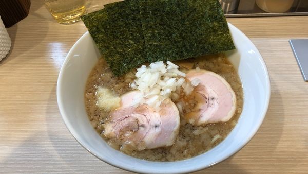 「背脂煮干し並」@ラーメン つる家の写真