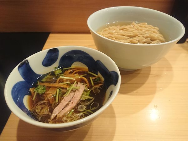 「つけ麺(手もみ平打ち麺・大盛)」@自家製麺 ロビンソンの写真