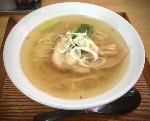 「白醤油らーめん(650¥)」@らーめん はなはなの写真