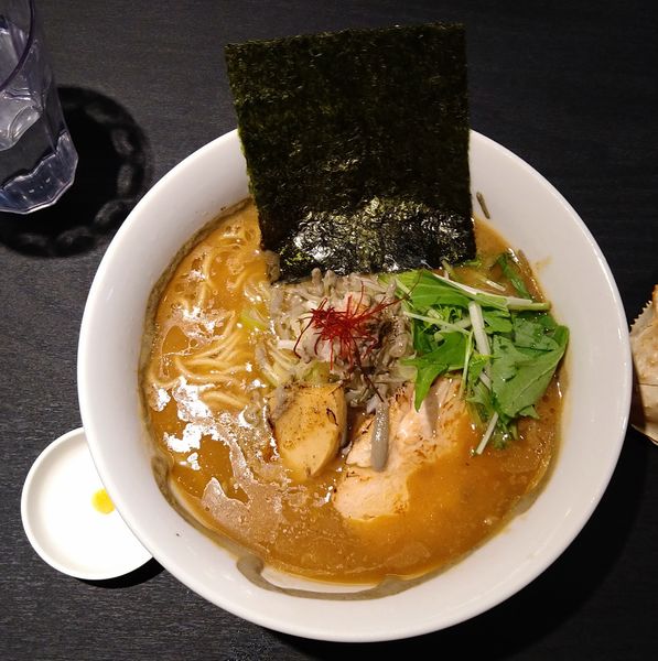 「濃厚蟹白湯らあめん＋特製あえ玉」@蟹らあめん 一本道の写真