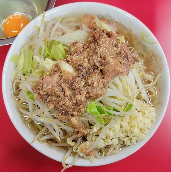 「小ラーメン 生卵」@ラーメン二郎 ひたちなか店の写真