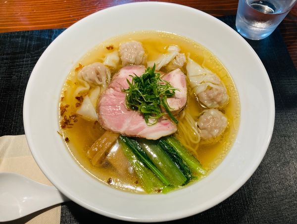 「わんたん麺 塩味」@らーめん 鉢ノ葦葉の写真