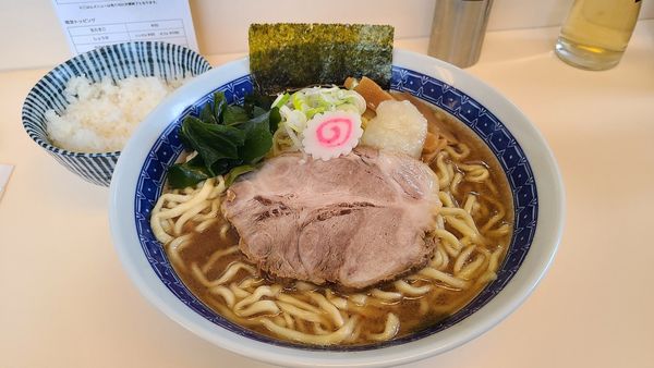 「とんこつラーメン うすくちダレ」@自家製麺 二丁目ラーメンの写真