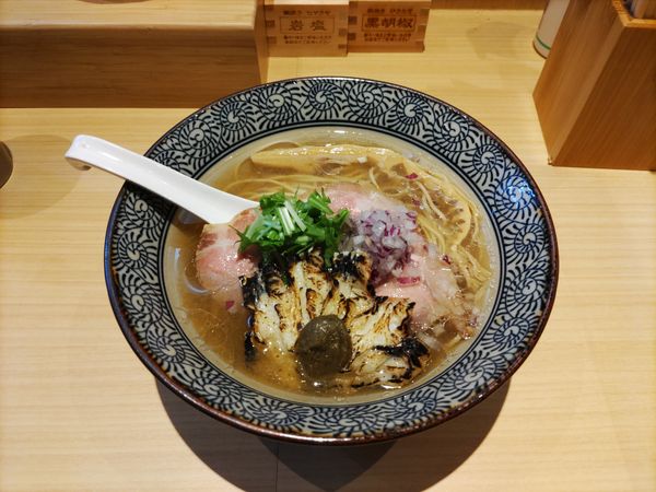 「ずわい蟹中華そば850円」@鴨と蟹 中華そば 燈 登戸店の写真