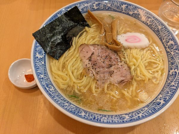 「中華そば(780円)＋大盛り(120円)」@中華そば 青葉 池袋サンシャイン店の写真