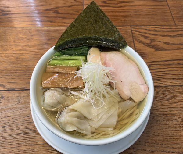 「塩煮干し＋黒豚わんたん」@青森中華そば オールウェイズの写真