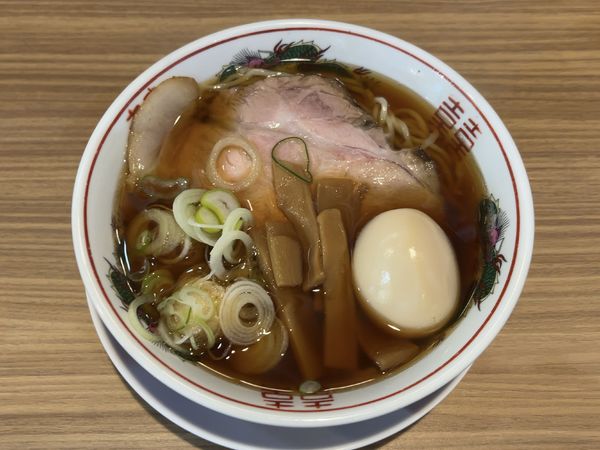 「中華そば（煮玉子入り）」@支那そば いしおかの写真