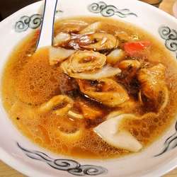 豚ホルモンビャンビャン麺（980円）