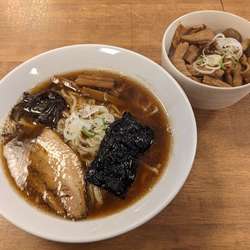 正油ラーメン780円+もつ煮丼280円