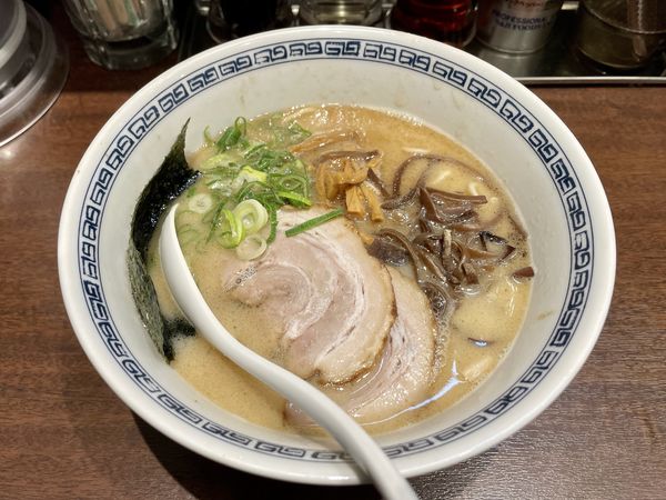 「ハートランドビール ＋ 冷酒 吉乃川 → ラーメン ＋ 替玉」@熊本ラーメン ひごもんず neo 三鷹の写真