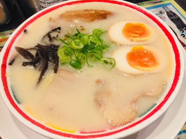 「ぼんしゃん角肉・味玉子入り【1350円】」@九州じゃんがら 銀座店の写真