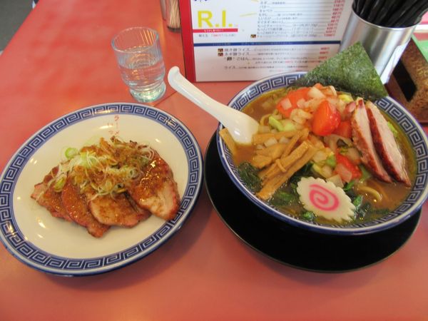 「龍ヶ崎ラーメン（１１８０円）＋大盛＋もっとMIXチャーシュー」@らーめんいっとく 竜ヶ崎店の写真