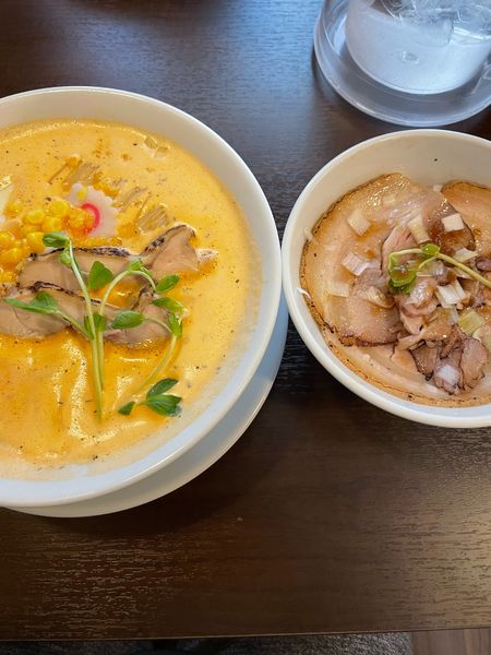 「ボンゴレロッソ＋炙りチャーシュー丼」@クラム&チキンヌードル クラチキの写真