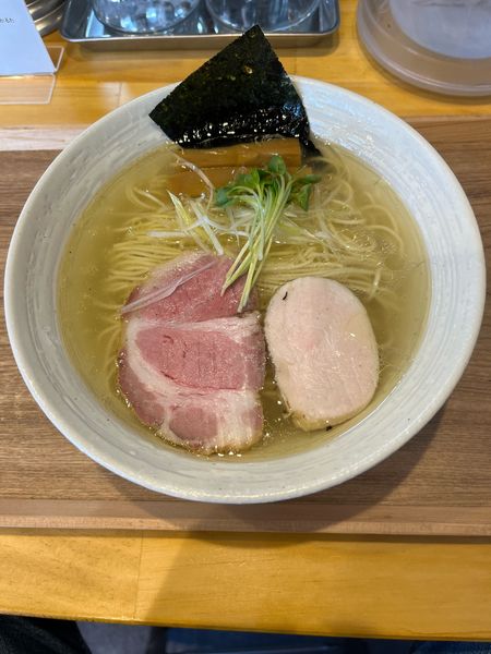 「鶏塩らぁ麺 800円」@MENYA NAKAGAWAの写真