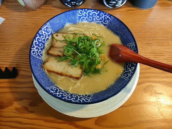 「博多豚骨+替玉　760円+120円」@博多ラーメン鶴亀堂 三芳藤久保店の写真