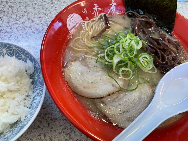 「ラーメン（700円）,替え玉（150円）,ライス（150円）」@博多禿鷹 多摩川店の写真
