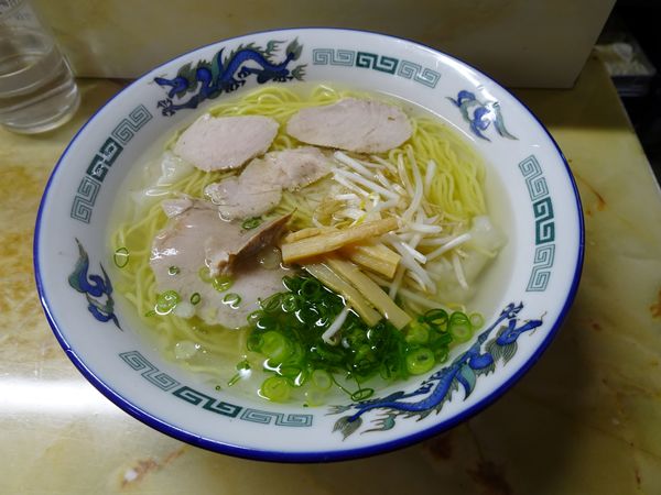 「ワンタンメン」@新生軒の写真